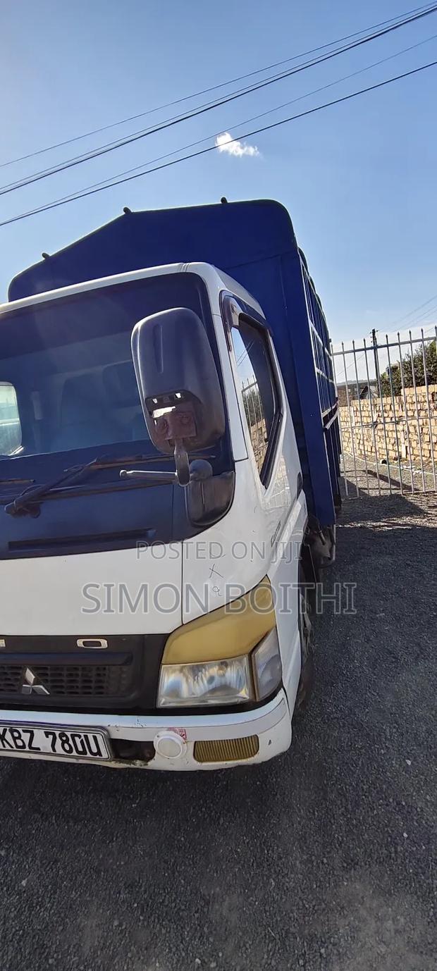 Mitsubishi Canter 2010 White - thumbnail 3