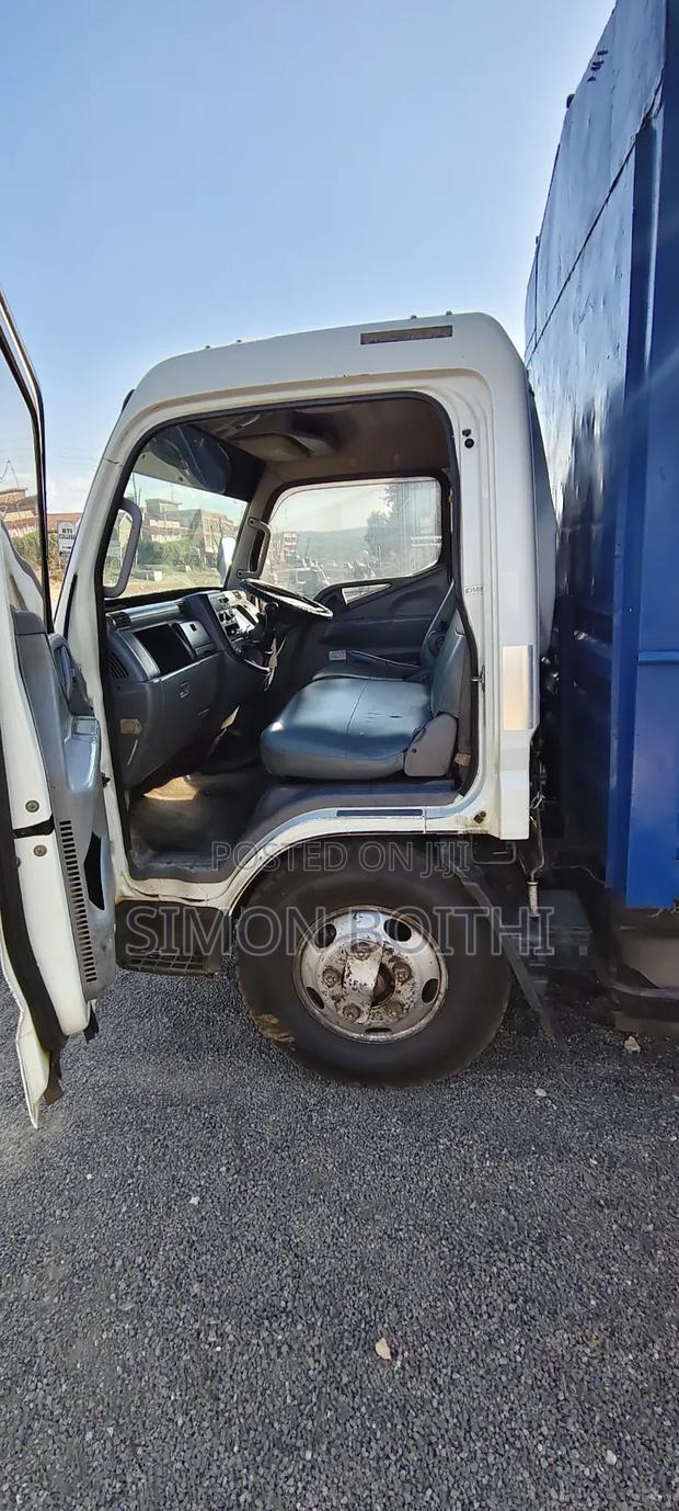Mitsubishi Canter 2010 White - thumbnail 5