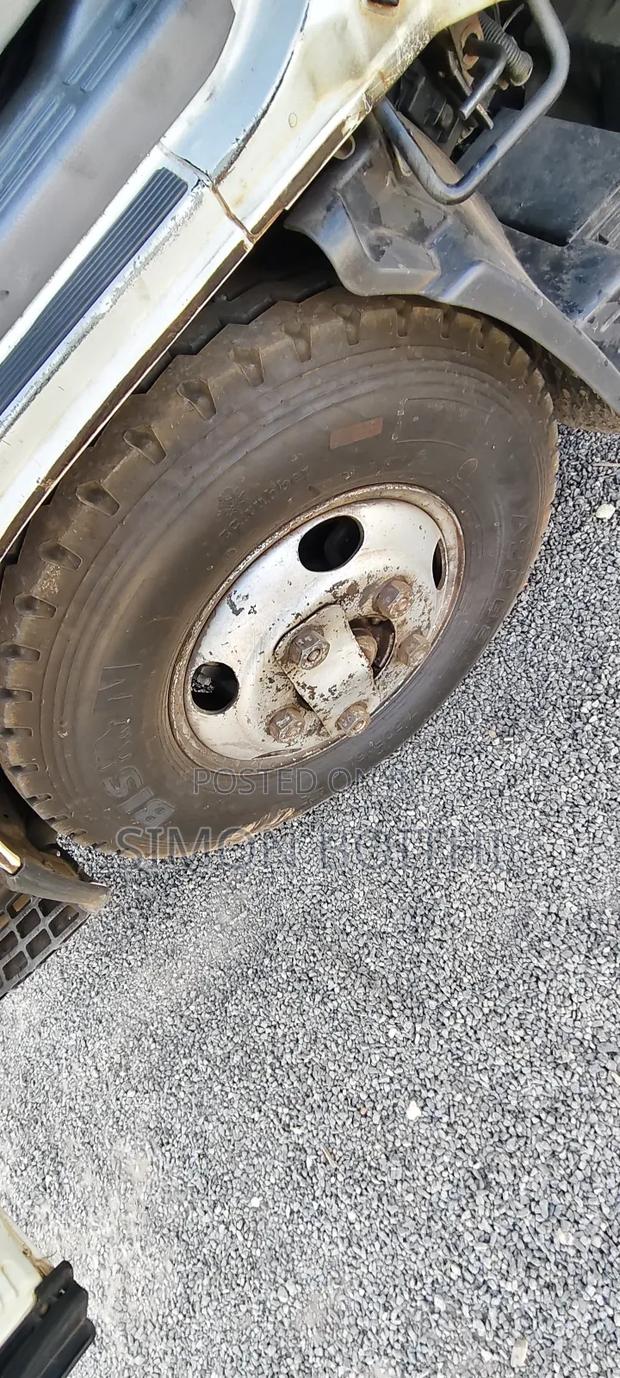 Mitsubishi Canter 2010 White - thumbnail 8
