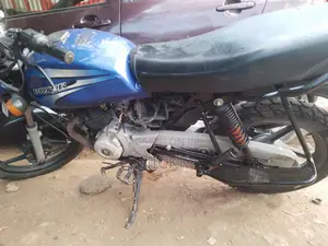 Bajaj Boxer 125 2021 Blue