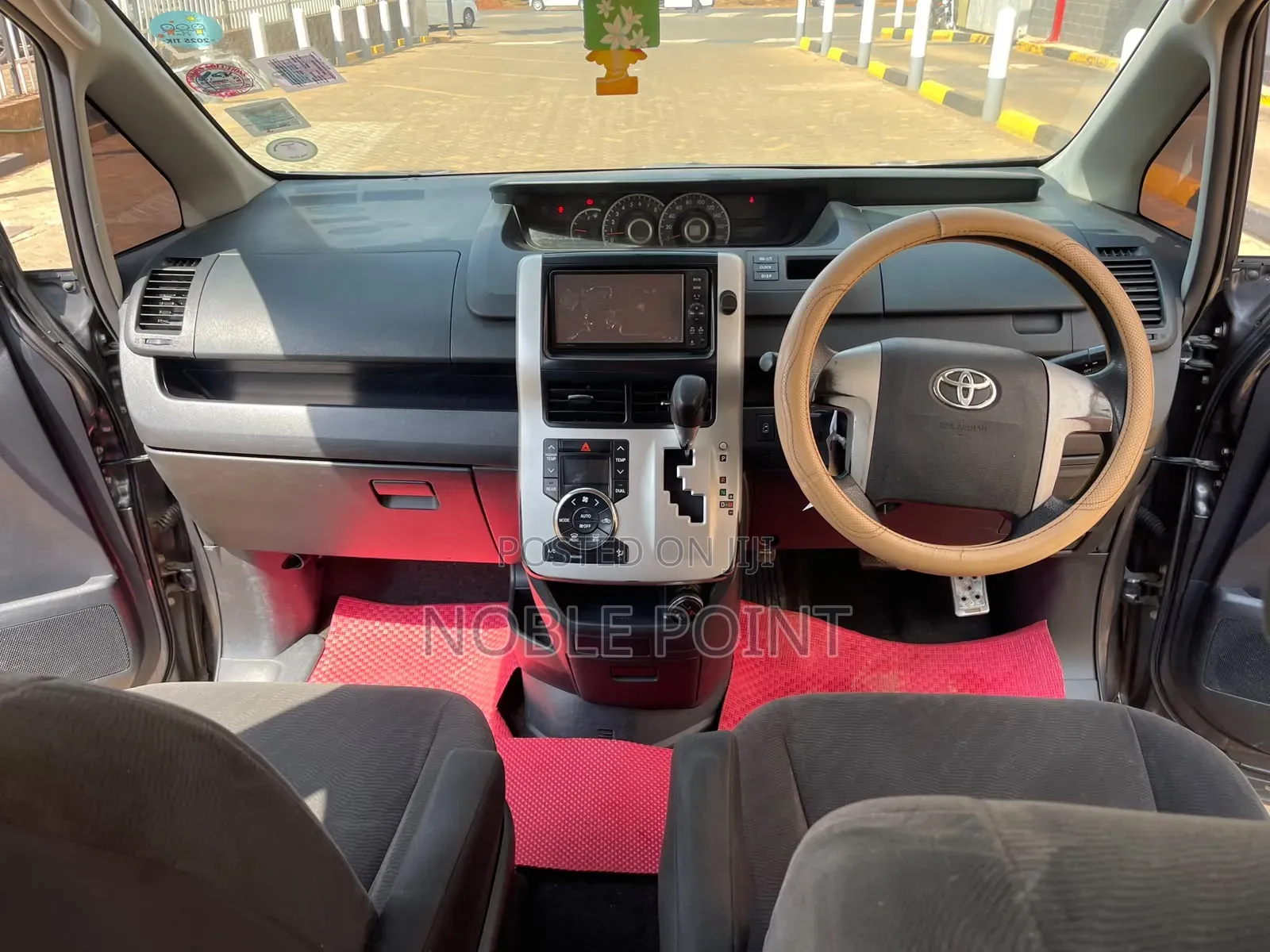Toyota Voxy 2011 Gray