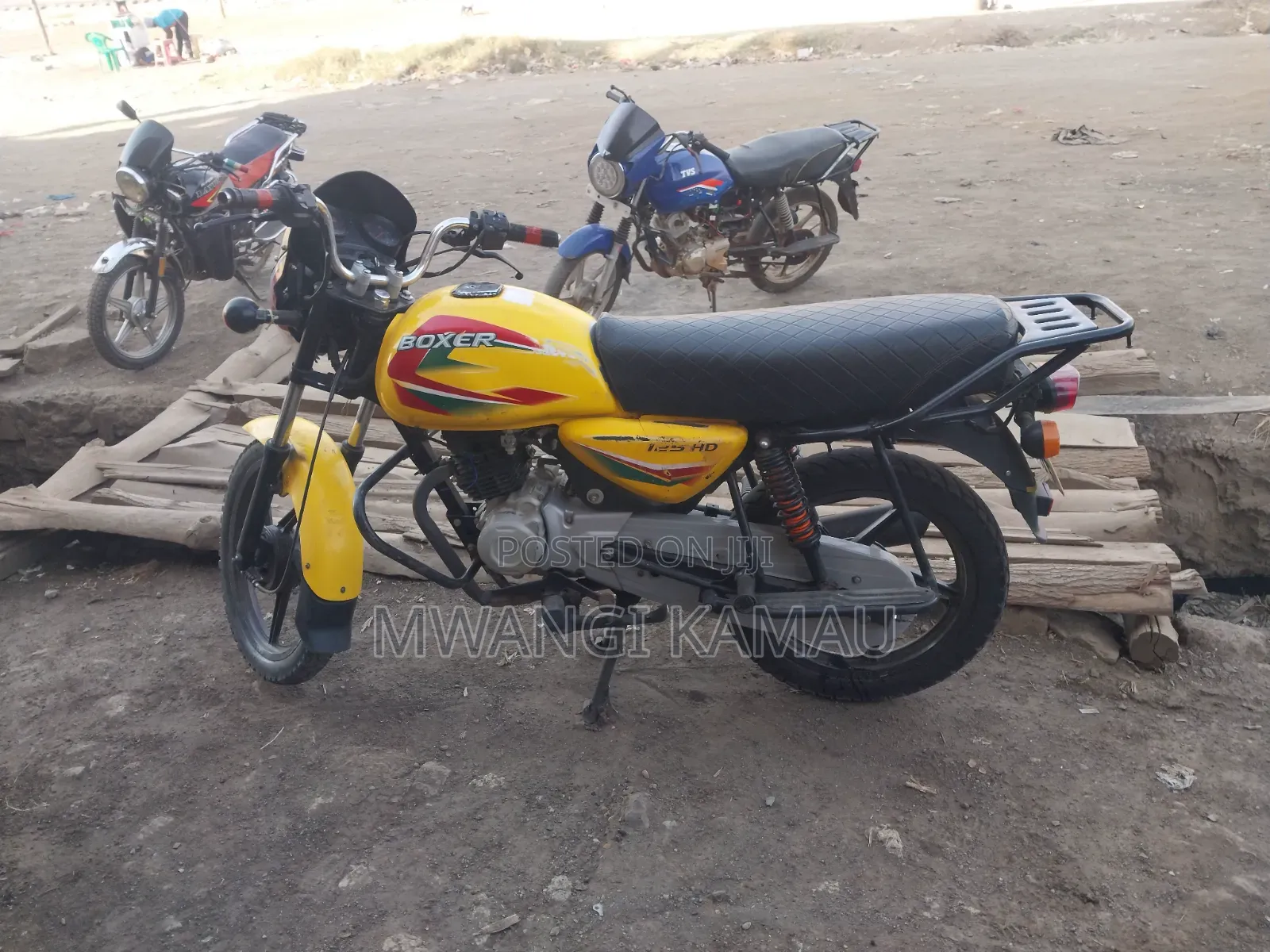 Bajaj Boxer 125 2025 Yellow