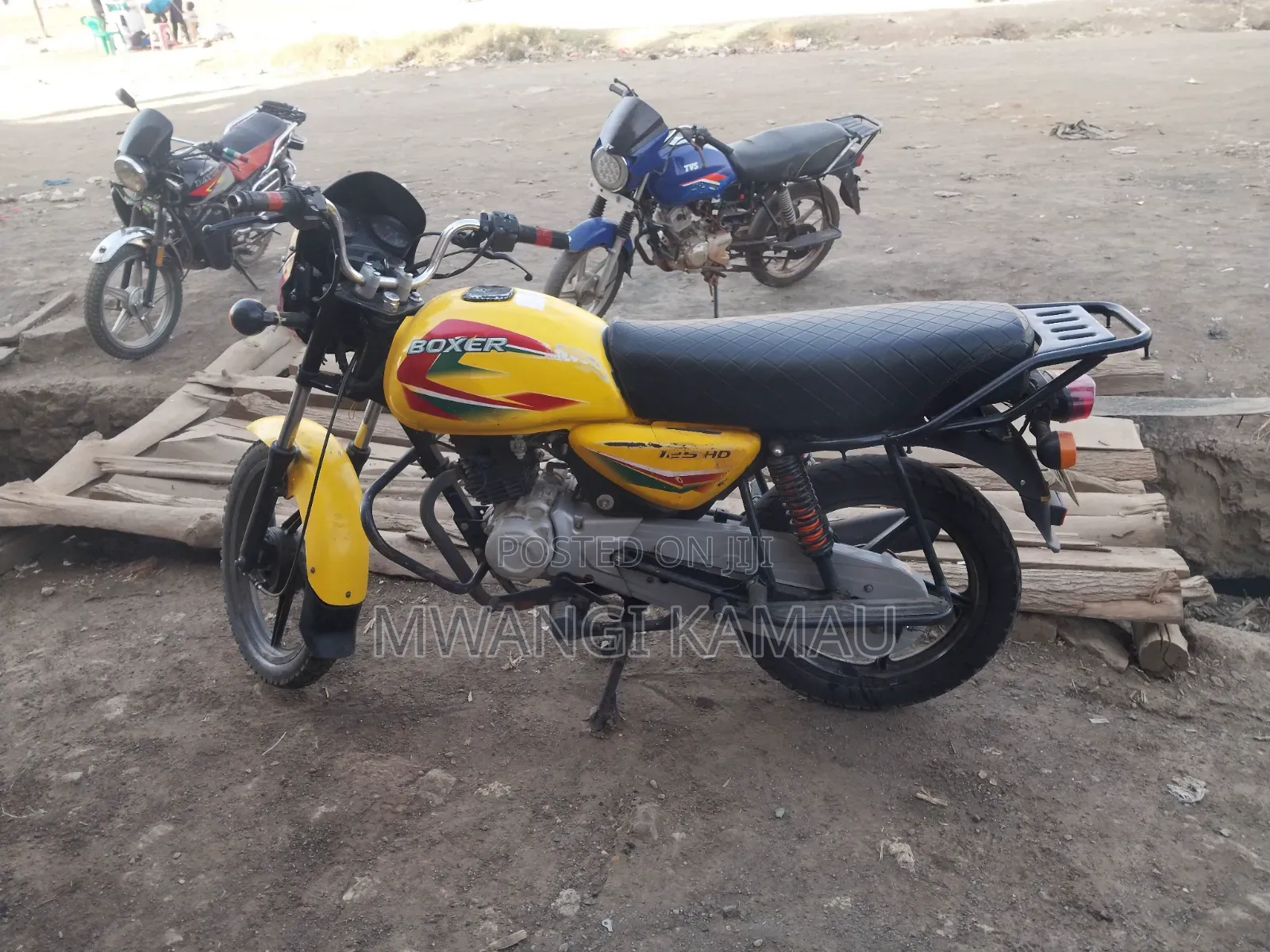 Bajaj Boxer 125 2025 Yellow