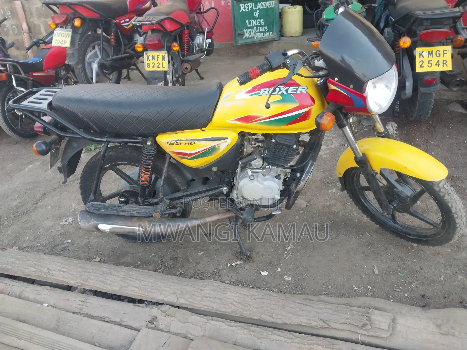 Bajaj Boxer 125 2025 Yellow