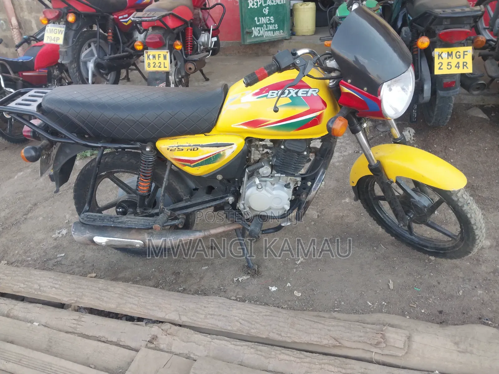 Bajaj Boxer 125 2025 Yellow