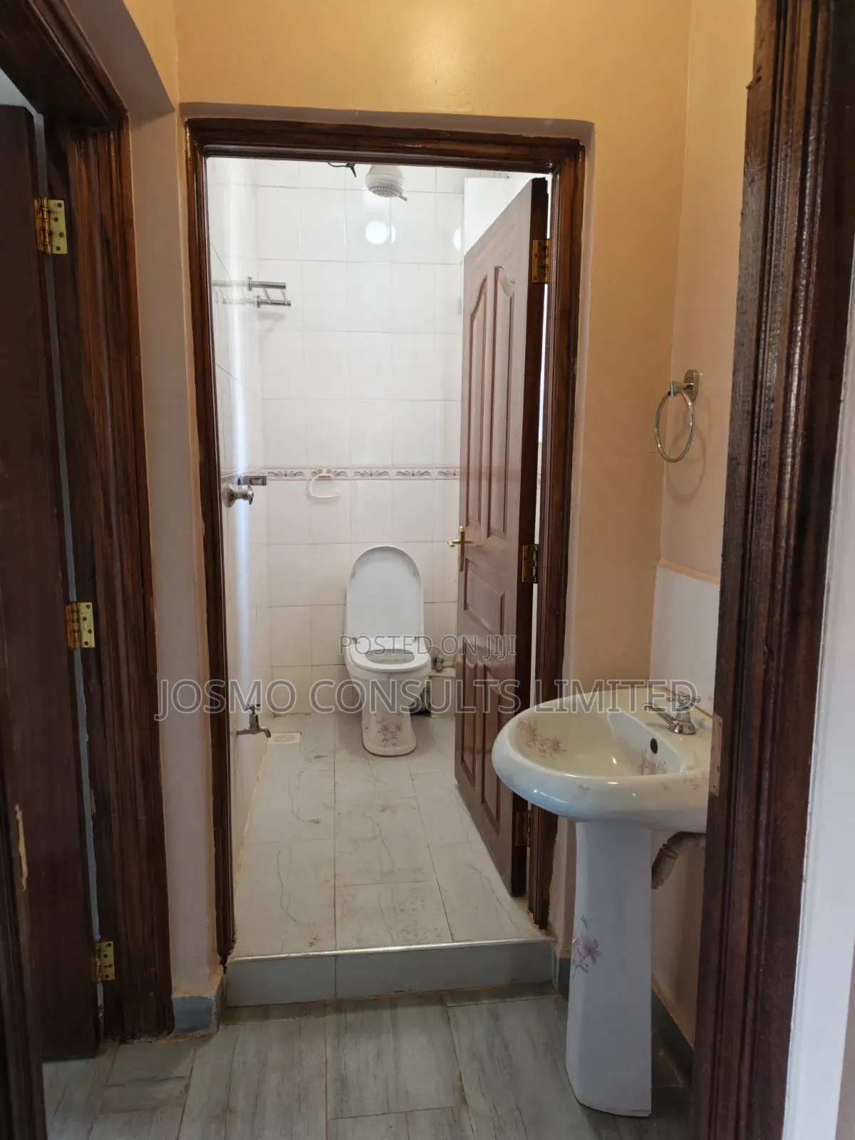 5bdrm Mansion in Kamakis for rent