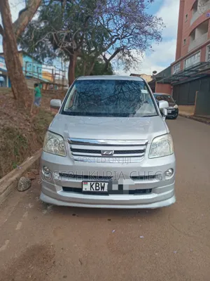 Toyota Noah 2006 Silver