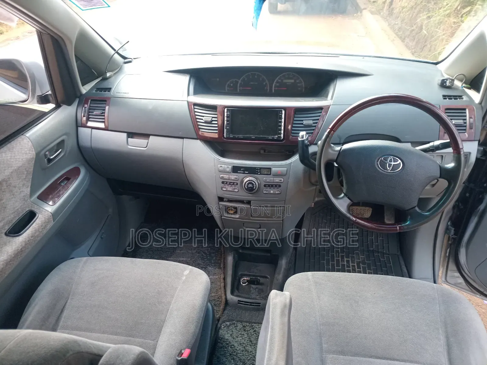 Toyota Noah 2006 Silver