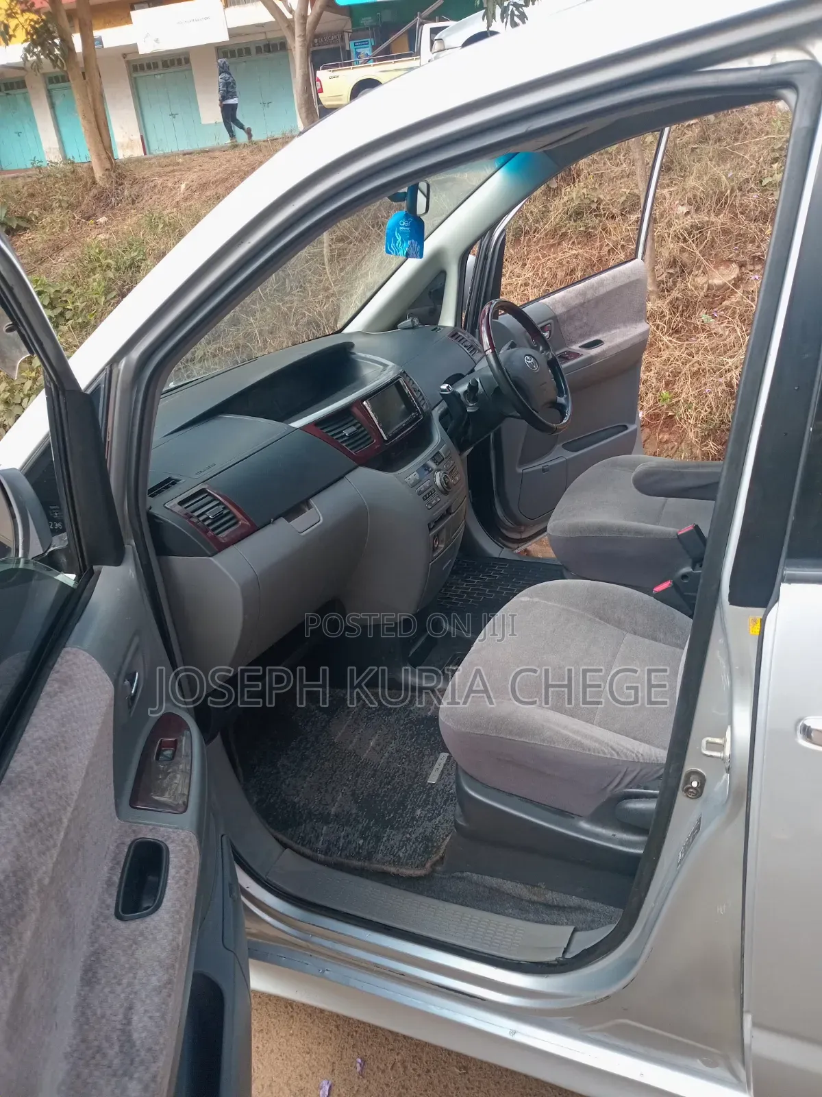 Toyota Noah 2006 Silver
