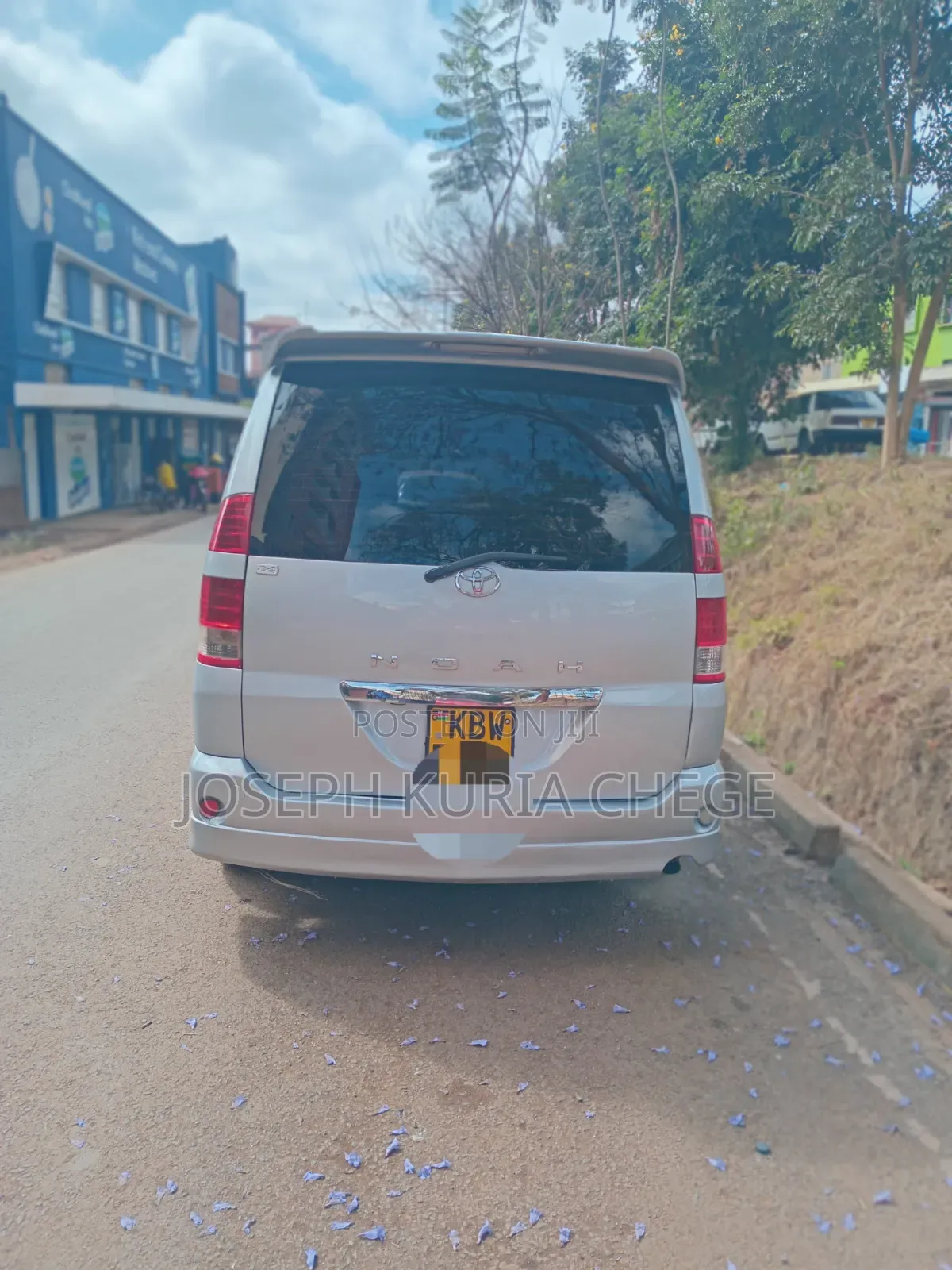 Toyota Noah 2006 Silver