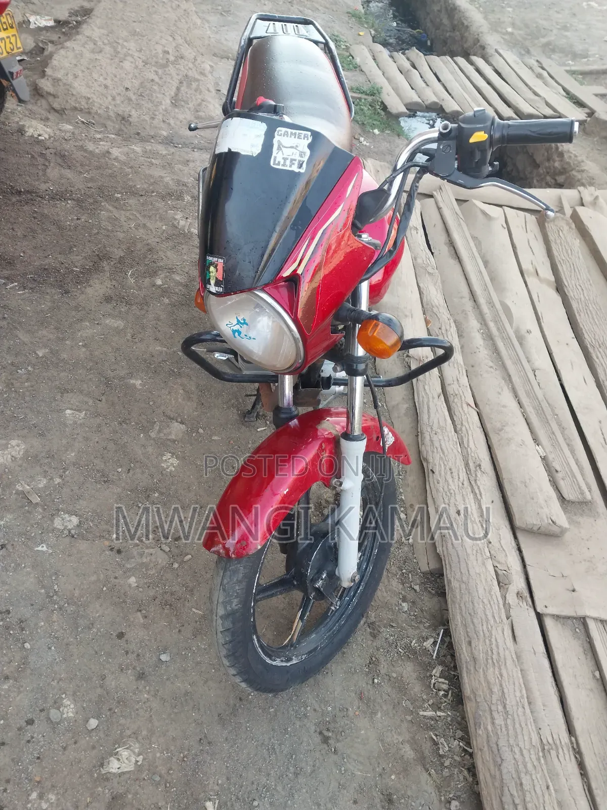 TVS HLX Plus ES 2022 Red