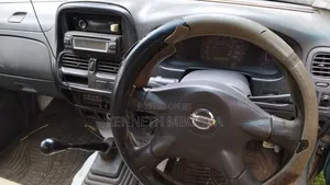 Nissan Pick-Up 2006 Green
