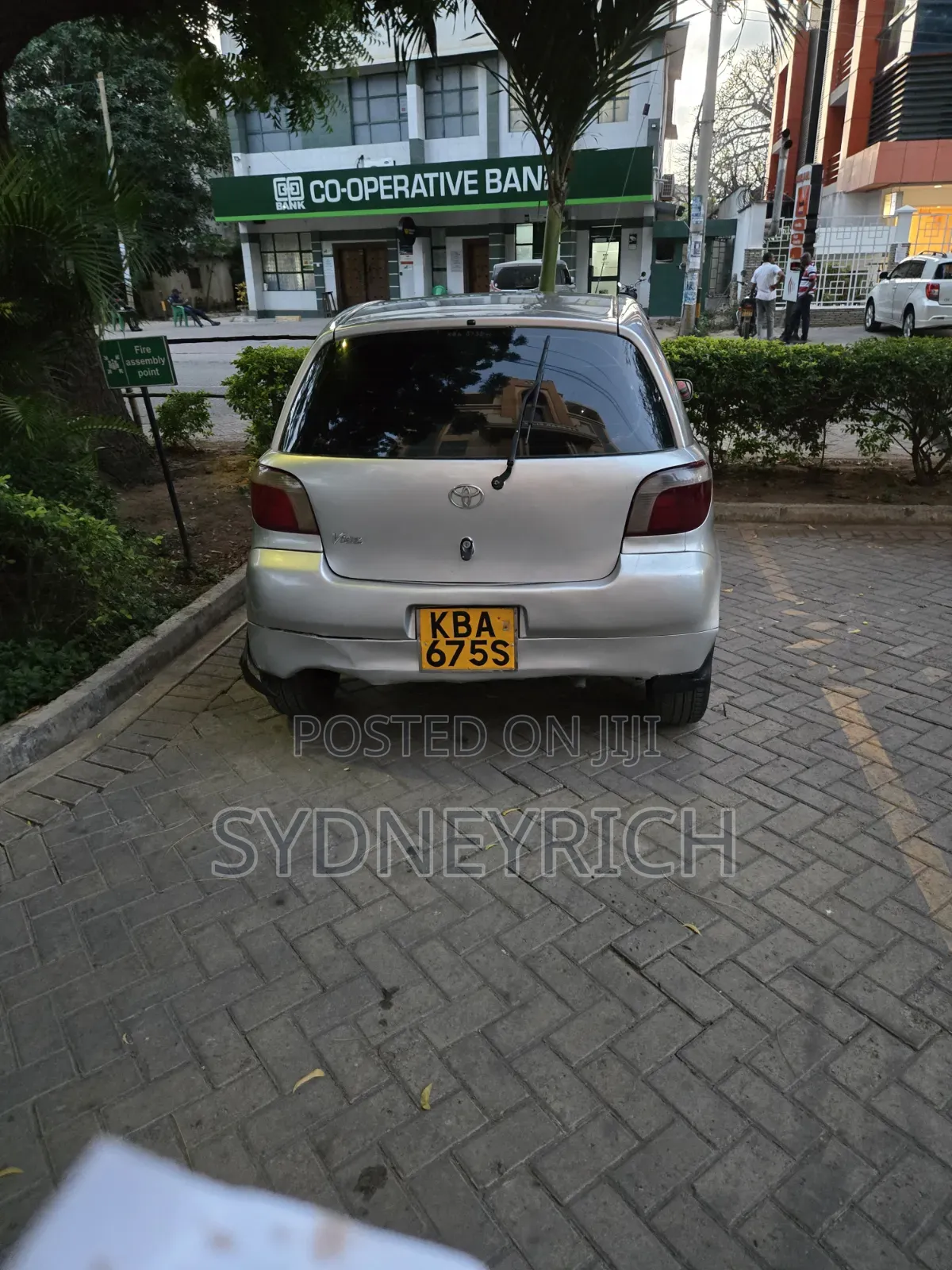Toyota Vitz 1.0 FWD 3dr 2000 Gray