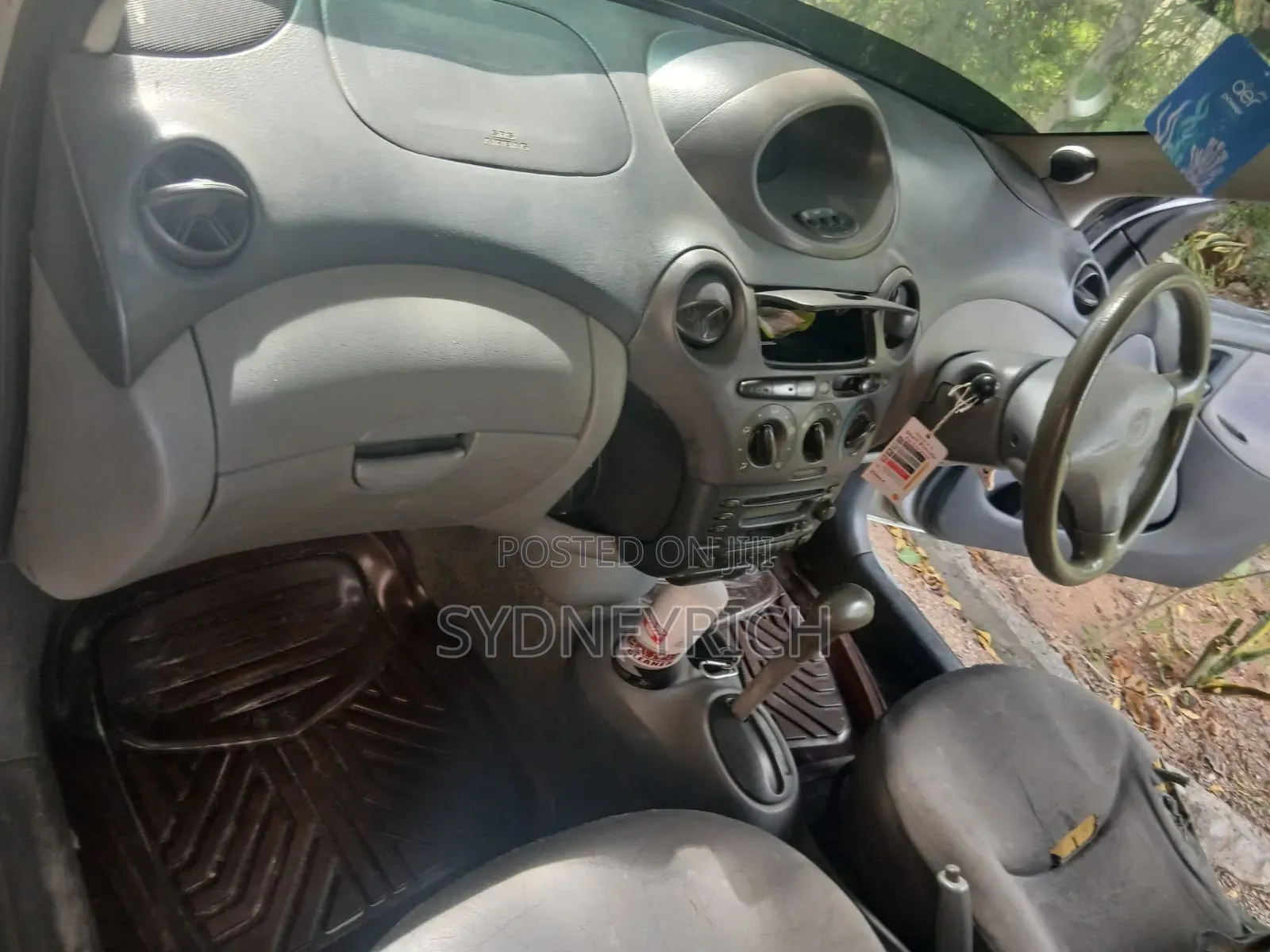 Toyota Vitz 1.0 FWD 3dr 2000 Gray