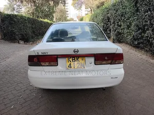 Nissan Sunny 2003 White