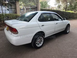 Nissan Sunny 2003 White