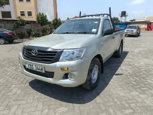 Toyota Hilux 2013 Silver