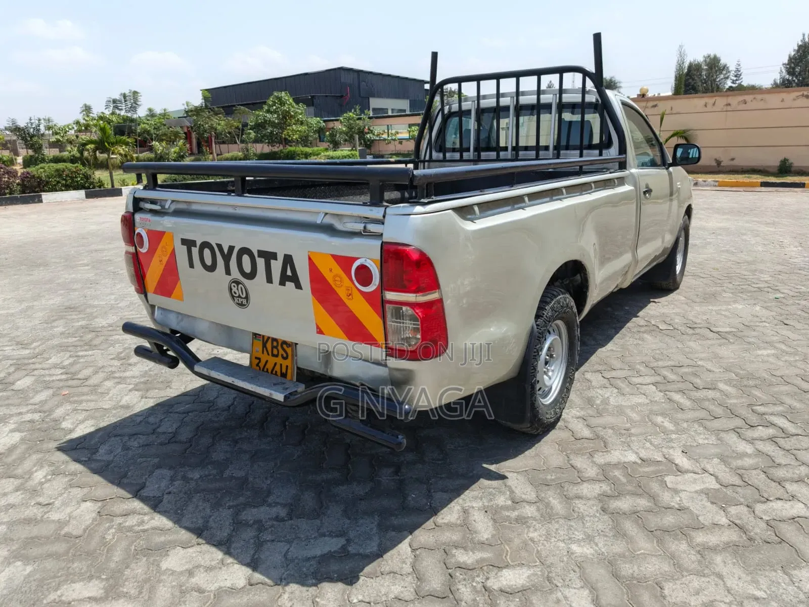 Toyota Hilux 2013 Silver