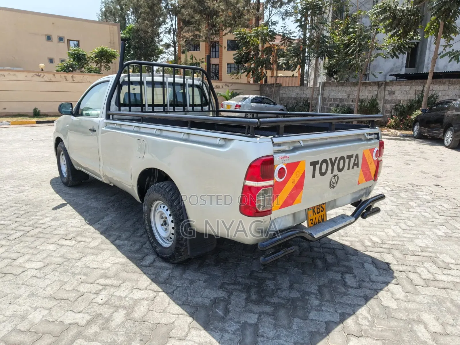 Toyota Hilux 2013 Silver