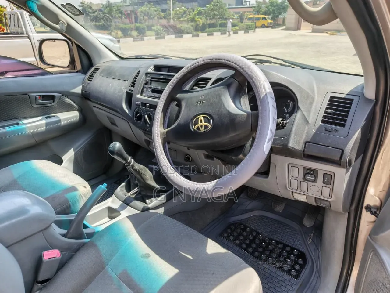 Toyota Hilux 2008 Gold