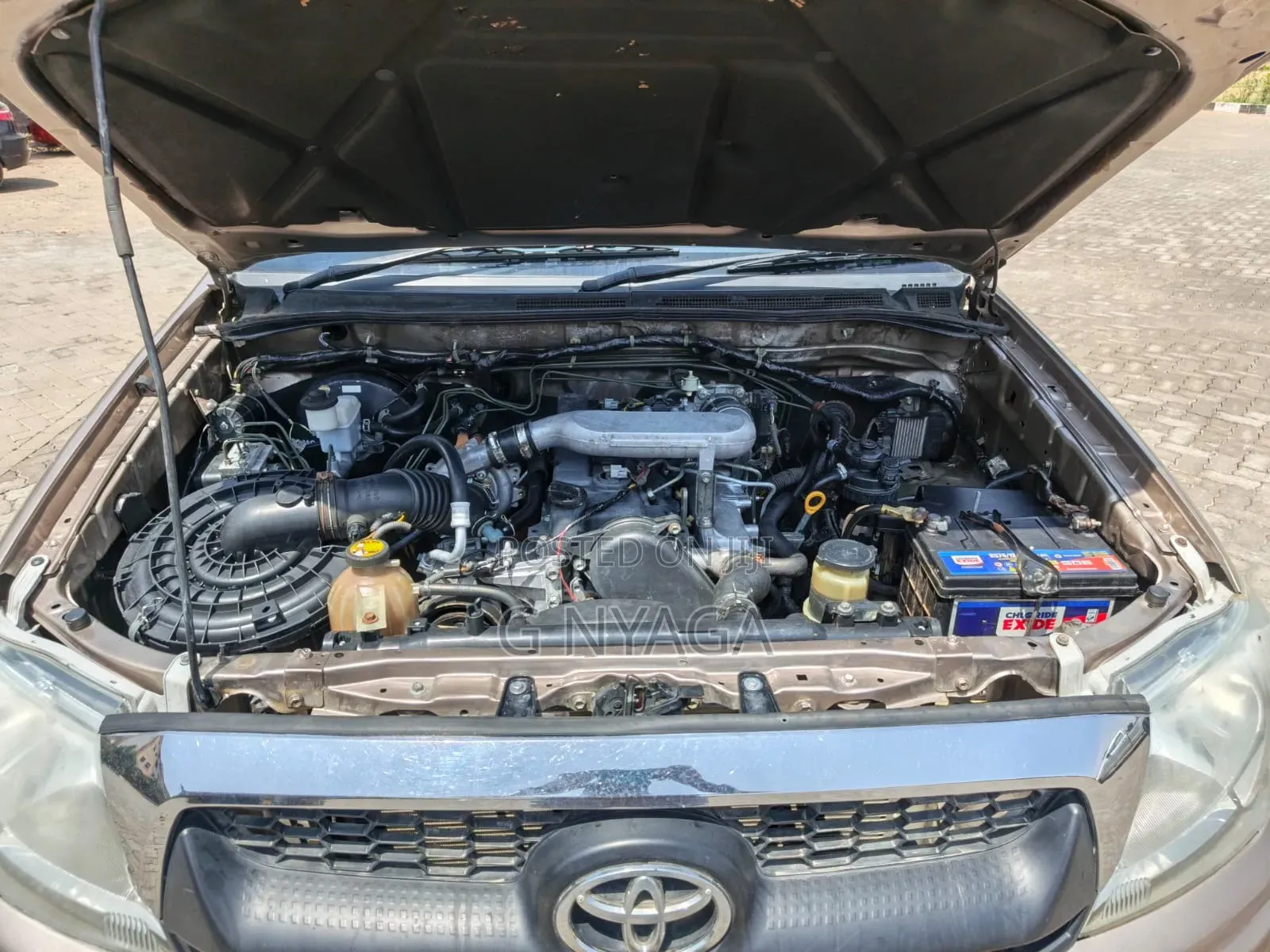 Toyota Hilux 2008 Gold