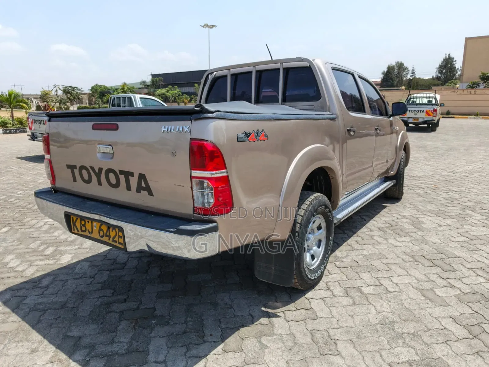 Toyota Hilux 2008 Gold