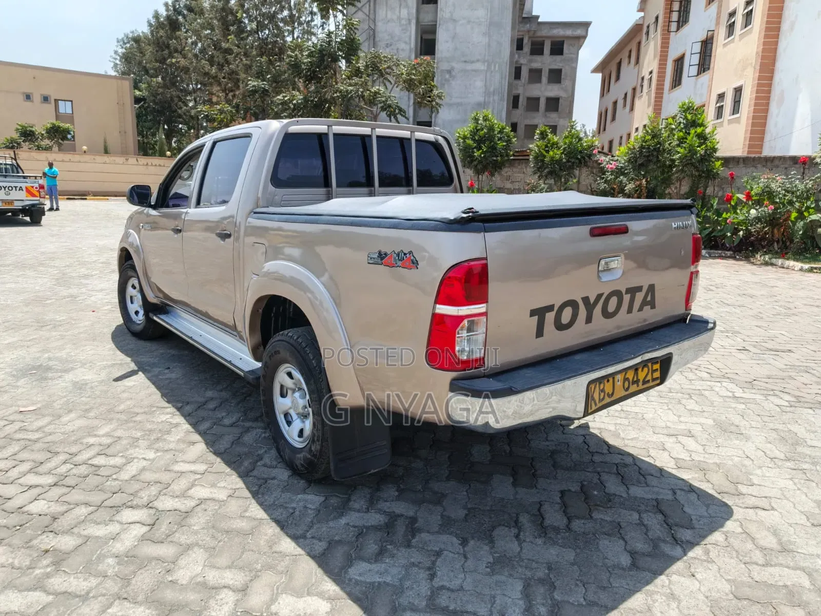 Toyota Hilux 2008 Gold