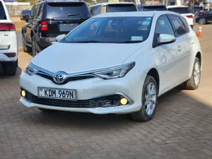 Toyota Auris 2016 Pearl