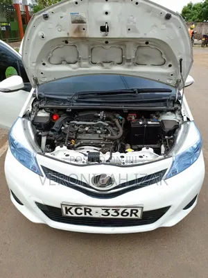 Toyota Vitz 2011 White