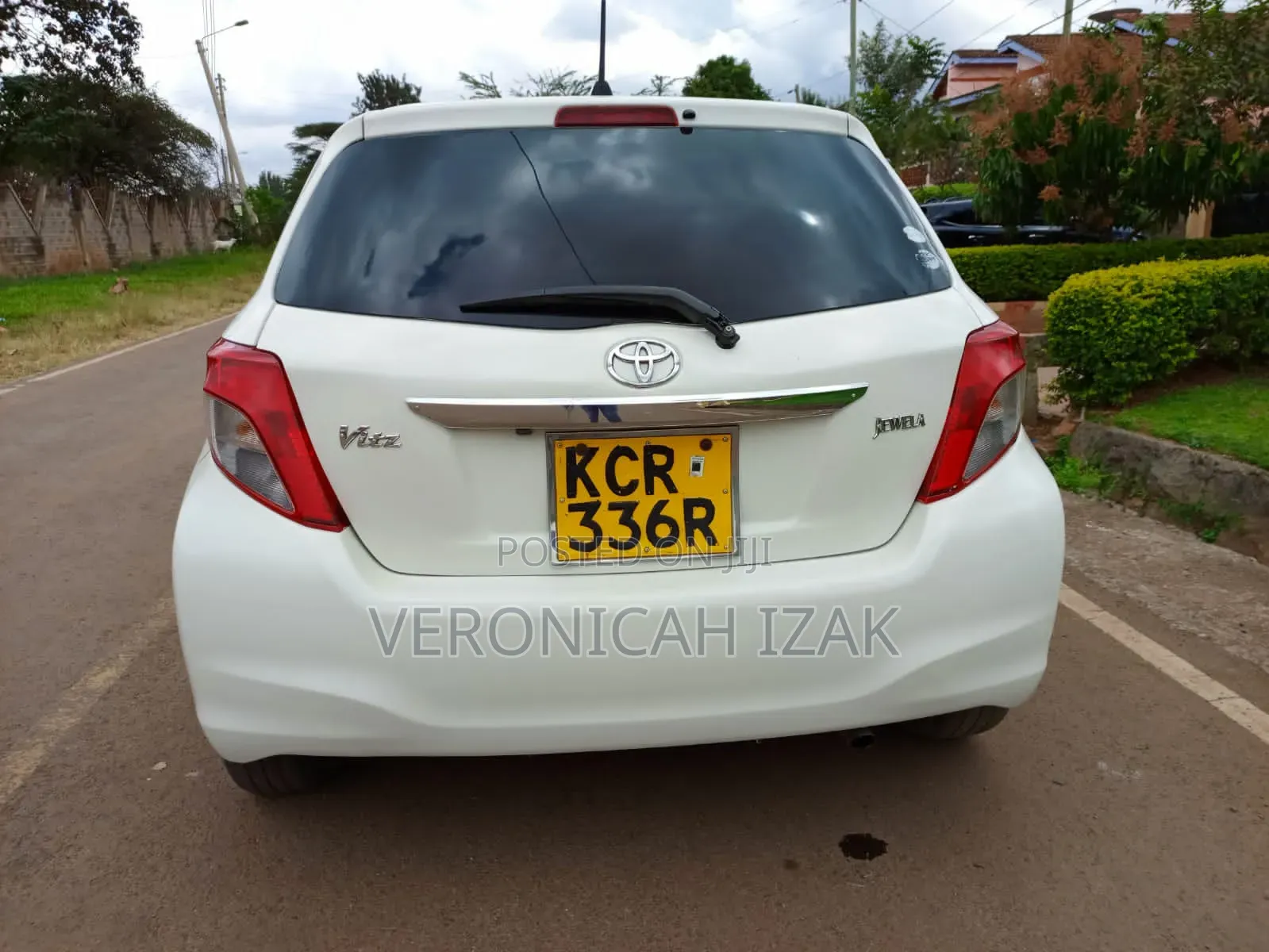 Toyota Vitz 2011 White
