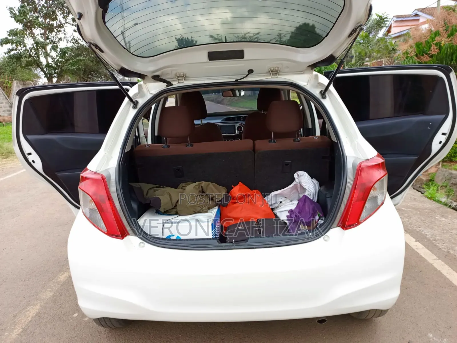 Toyota Vitz 2011 White