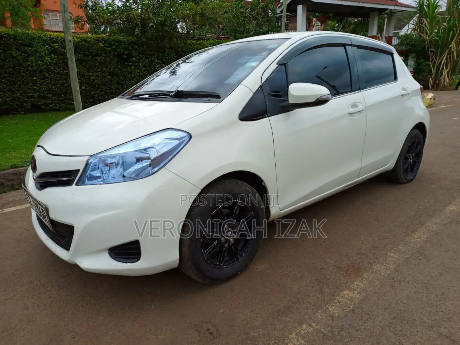 Toyota Vitz 2011 White