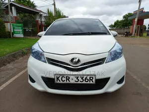 Toyota Vitz 2011 White