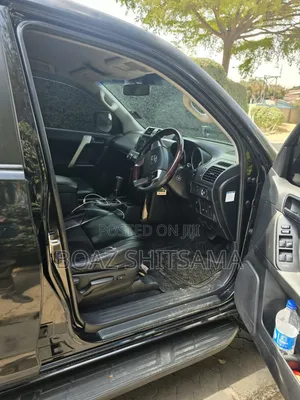 Toyota Land Cruiser Prado 2.8 2017 Black