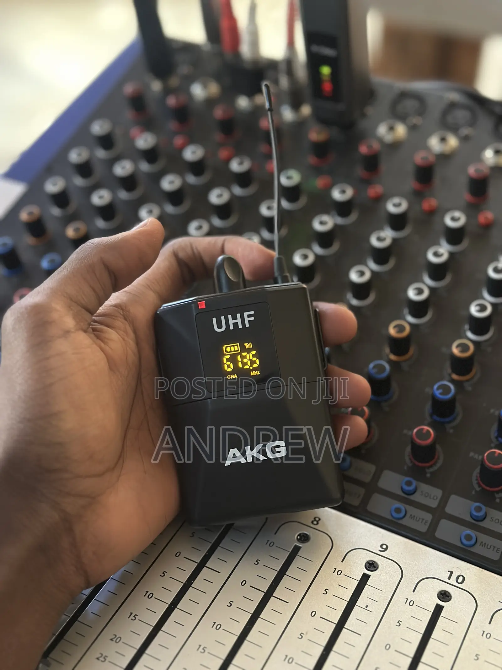 Wireless Lavelier Microphones