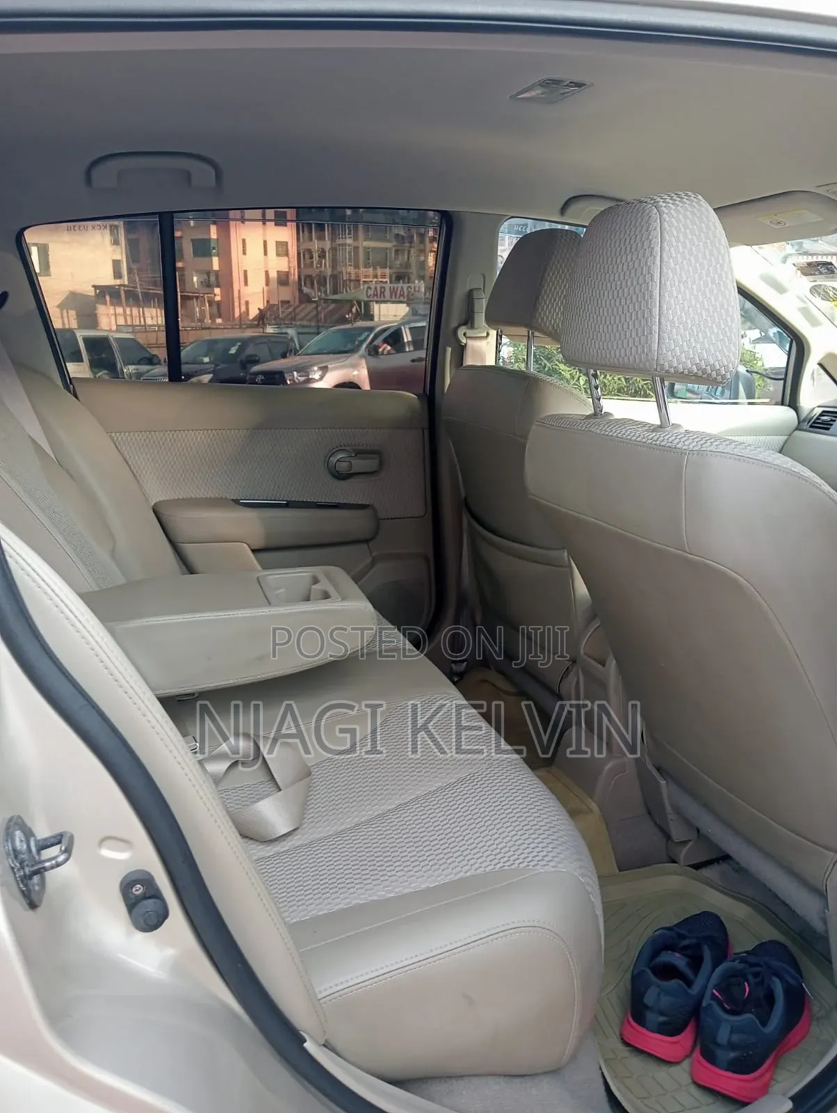 Nissan Tiida 2012 Gold