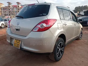 Nissan Tiida 2012 Gold
