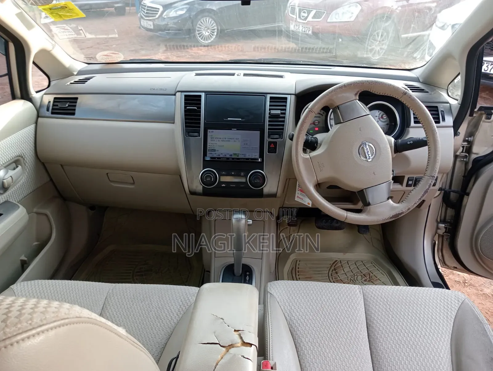 Nissan Tiida 2012 Gold