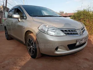 Nissan Tiida 2012 Gold