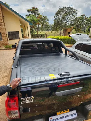 Protects Your Cargo From Rain, Dust Sun Smooth Roll-Up Design