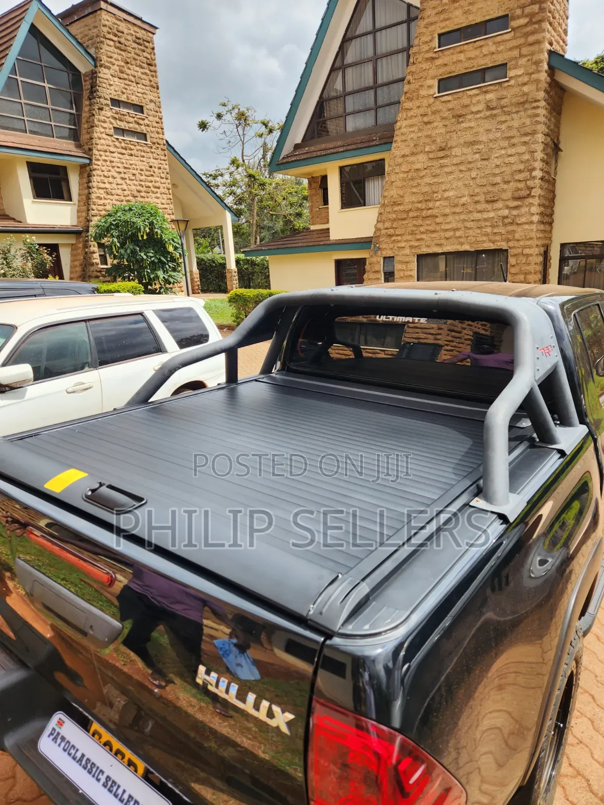 Protects Your Cargo From Rain, Dust Sun Smooth Roll-Up Design