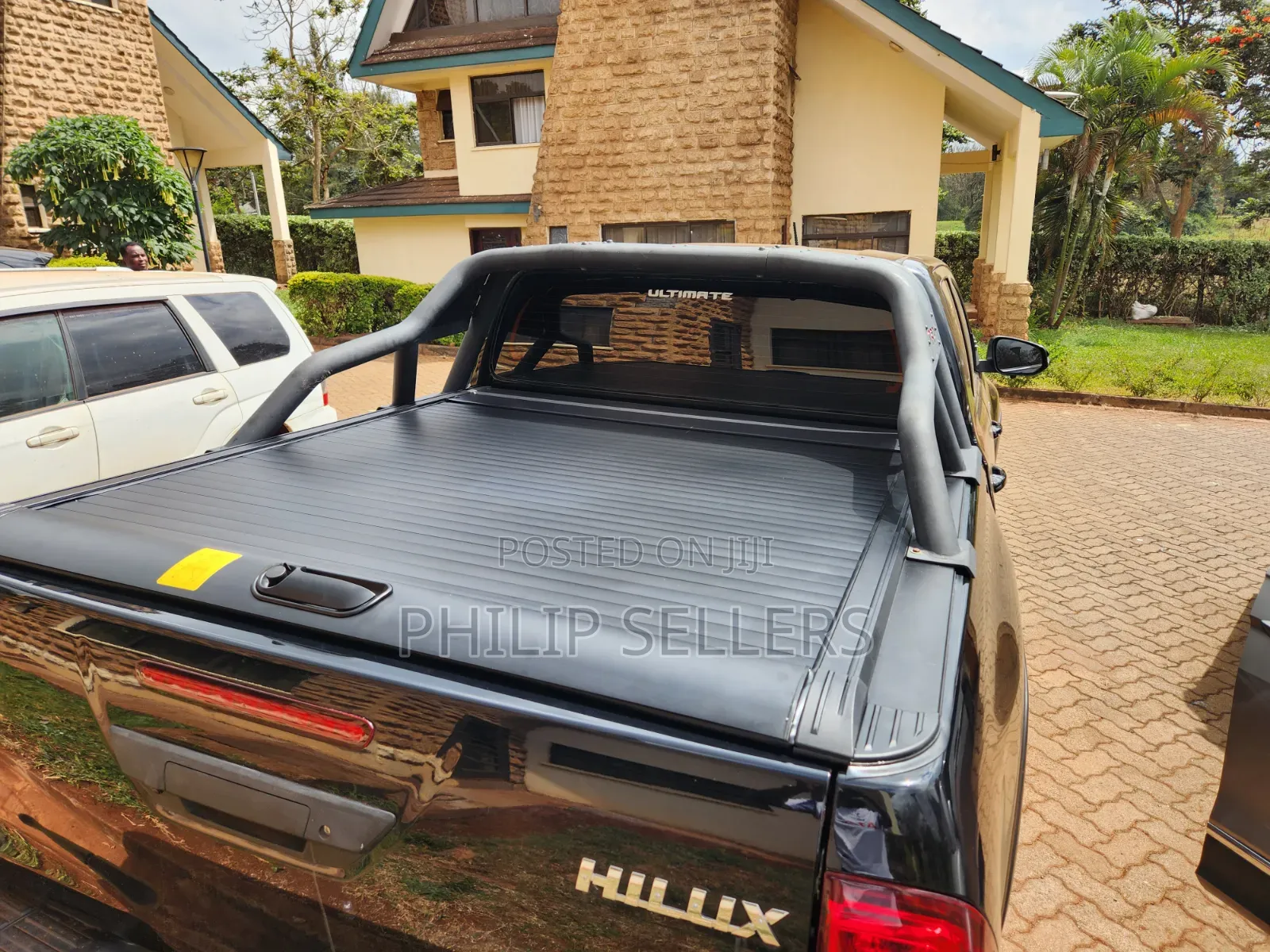 Protects Your Cargo From Rain, Dust Sun Smooth Roll-Up Design
