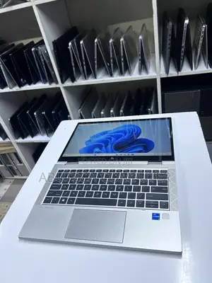 Laptop HP EliteBook 830 G8 8GB Intel Core i7 SSD 256GB