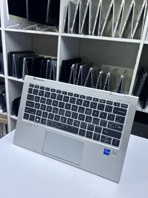 Laptop HP EliteBook 830 G8 8GB Intel Core i7 SSD 256GB