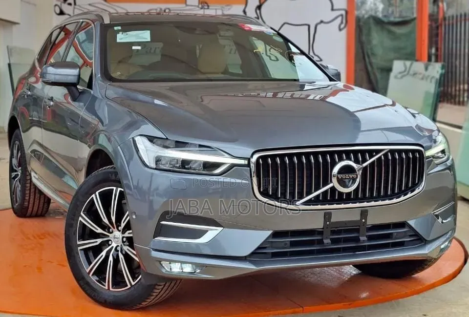 Volvo XC60 2019 Silver