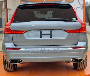 Volvo XC60 2019 Silver