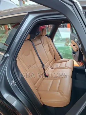Volvo XC60 2019 Silver