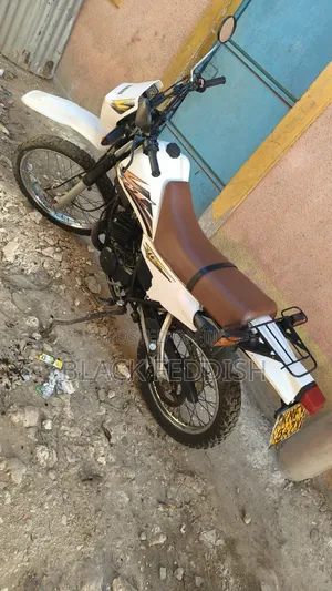 Yamaha DT175 2021 White