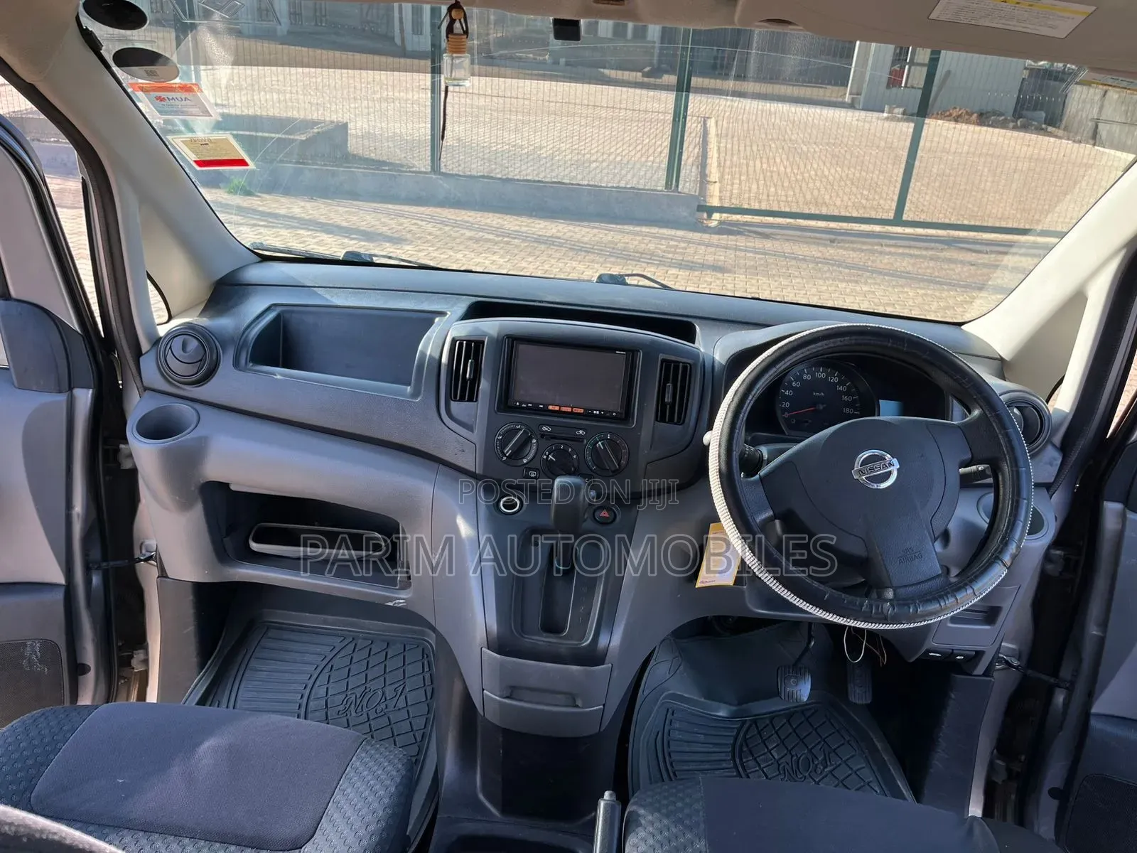Nissan NP200 2016 Gray