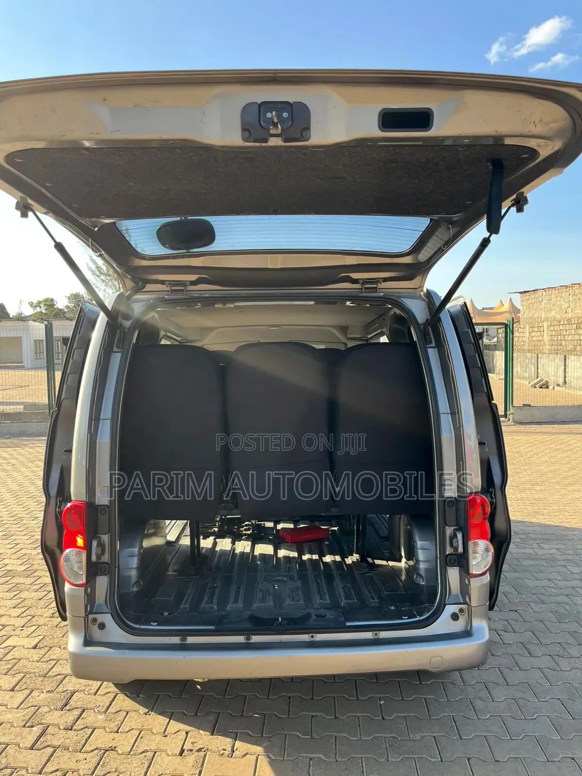 Nissan NP200 2016 Gray